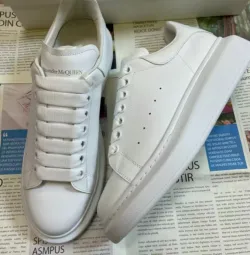 EM Sneakers Alexander McQueen Sneaker White Paper review K E 01