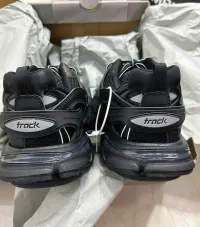 EM Sneakers Balenciaga Track LED Black review 1