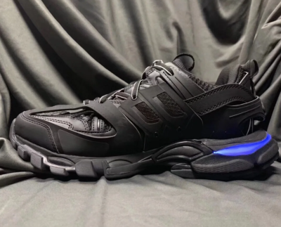 EM Sneakers Balenciaga Track LED Black review F L 01