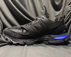 EM Sneakers Balenciaga Track LED Black review F L 02