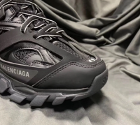 EM Sneakers Balenciaga Track LED Black review 0