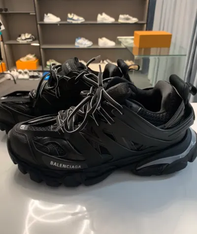 EM Sneakers Balenciaga Track LED Black review L E
