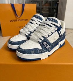 EM Sneakers Louis Vuitton Trainer Cowboy Blue review H E 01