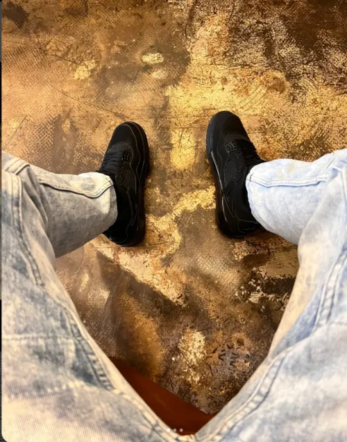 EM Sneakers Jordan 4 Retro Black Cat review 