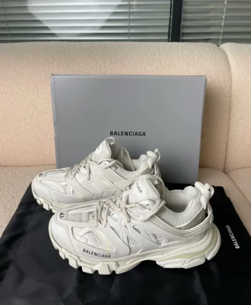 EM Sneakers Balenciaga Track LED White review 