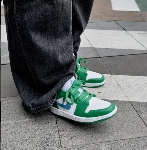EM Sneakers Jordan 1 Low Pine Green review 