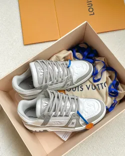 EM Sneakers Louis Vuitton Trainer Grey White review J k