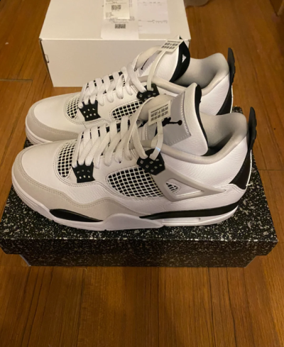 EM Sneakers Jordan 4 Retro Military Black review bha
