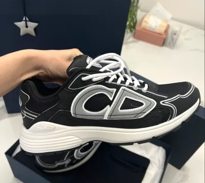 EM Sneakers Dior B30 Black Coffee review Effie