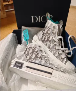 EM Sneakers Dior B23 Low Top Daniel Asham Newspaper review cvffa