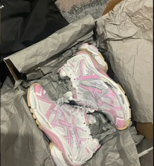 EMSneakers Balenciaga Runner White Pink review 