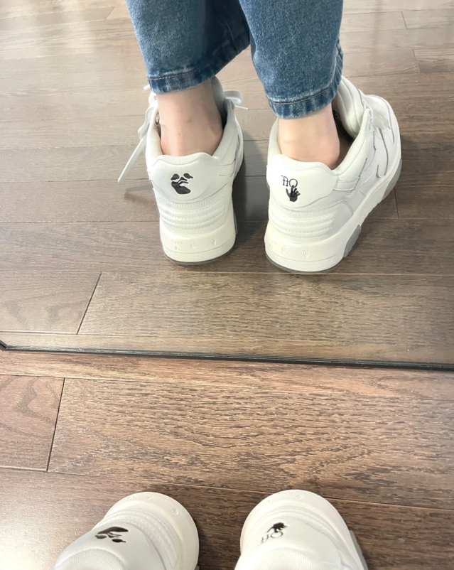 EM Sneakers OFF-WHITE Out Of Office OOO Low Tops Triple White review 1