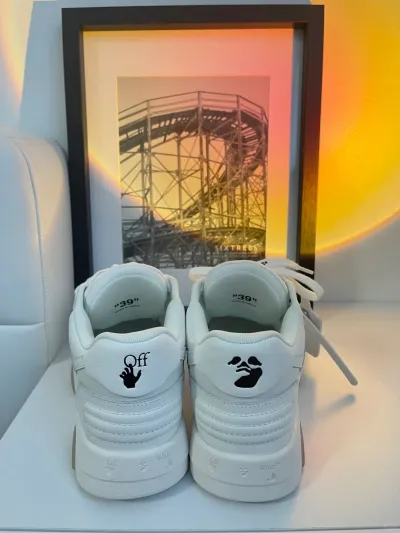 EM Sneakers OFF-WHITE Out Of Office OOO Low Tops Triple White review Francis 02