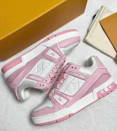 EM Sneakers Louis Vuitton Trainer Rose Pink review Rose 00