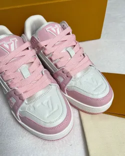 EM Sneakers Louis Vuitton Trainer Rose Pink review Rose 02