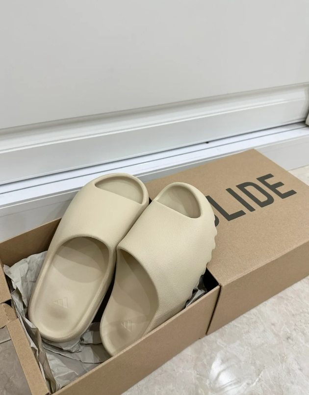 EM Sneakers Adidas Yeezy Slide Bone review 0