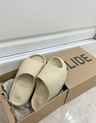 EM Sneakers Adidas Yeezy Slide Bone review jordy 00