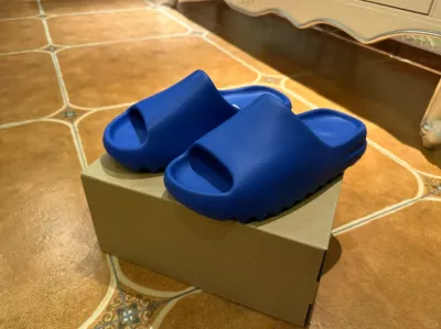 EM Sneakers Adidas Yeezy Slide Azure review Jeremiyah 00