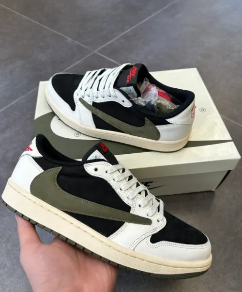 EM Sneakers Travis Scott x Air Jordan 1 Low OG Olive review 