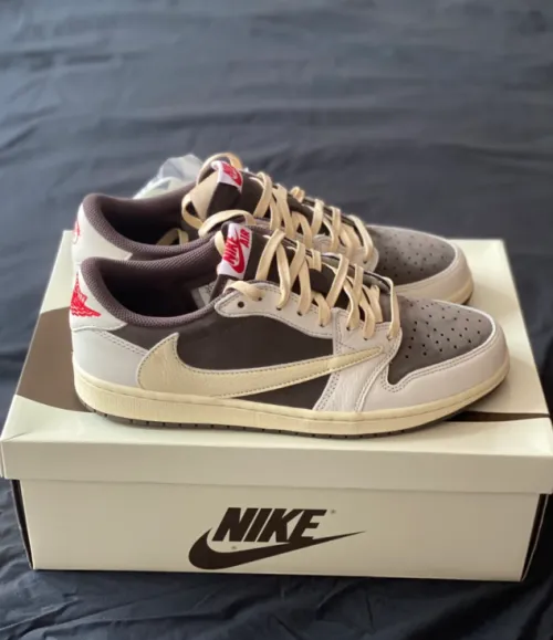 EM Sneakers Jordan 1 Retro Low OG SP × Travis Scott Reverse Mocha review 