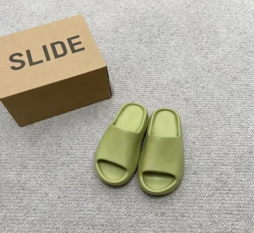 EM Sneakers Adidas Yeezy Slide Resin (2022) review 