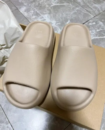 EM Sneakers Adidas Yeezy Slide Pure review Samuel