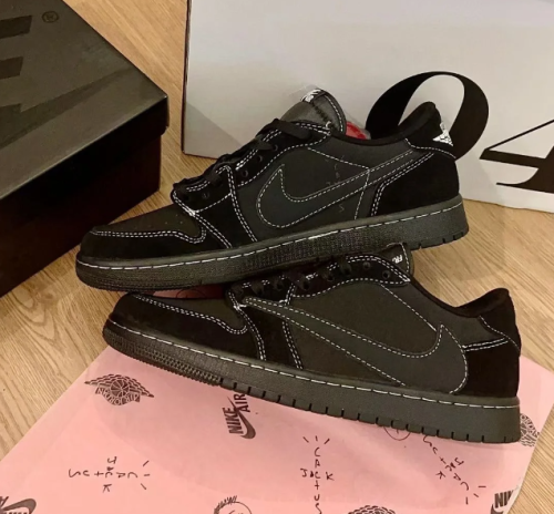 EM Sneakers Jordan 1 Retro Low OG SP ×Travis Scott Black Phantom review 