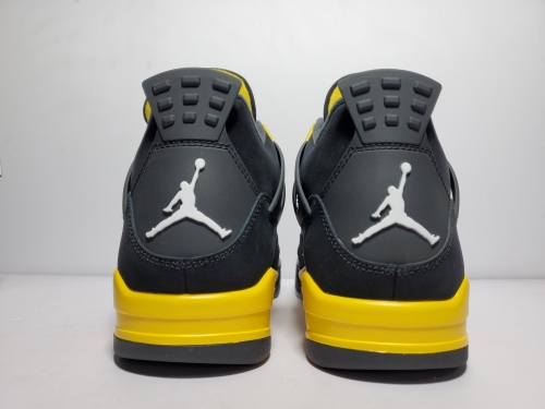 EM Sneakers Jordan 4 Retro Thunder (2023) review 