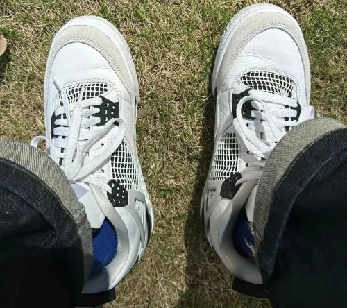EM Sneakers Jordan 4 Retro Military Black review 