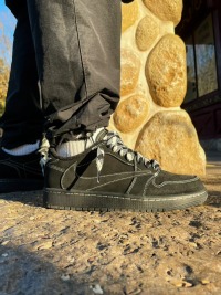  EM Sneakers Jordan 1 Retro Low OG SP Travis Scott Black Phantom review 0