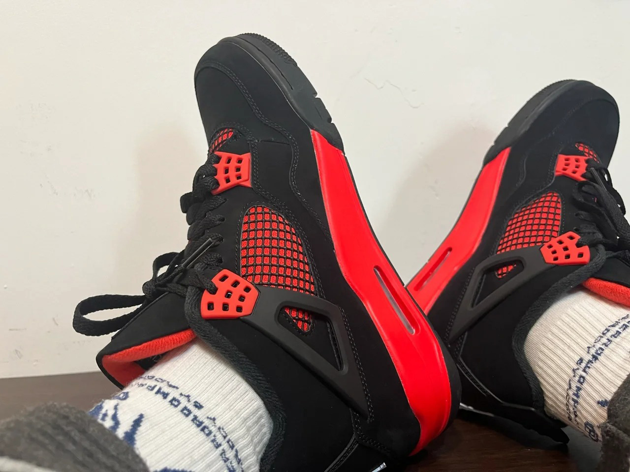 EM Sneakers Jordan 4 Retro Red Thunder review 0