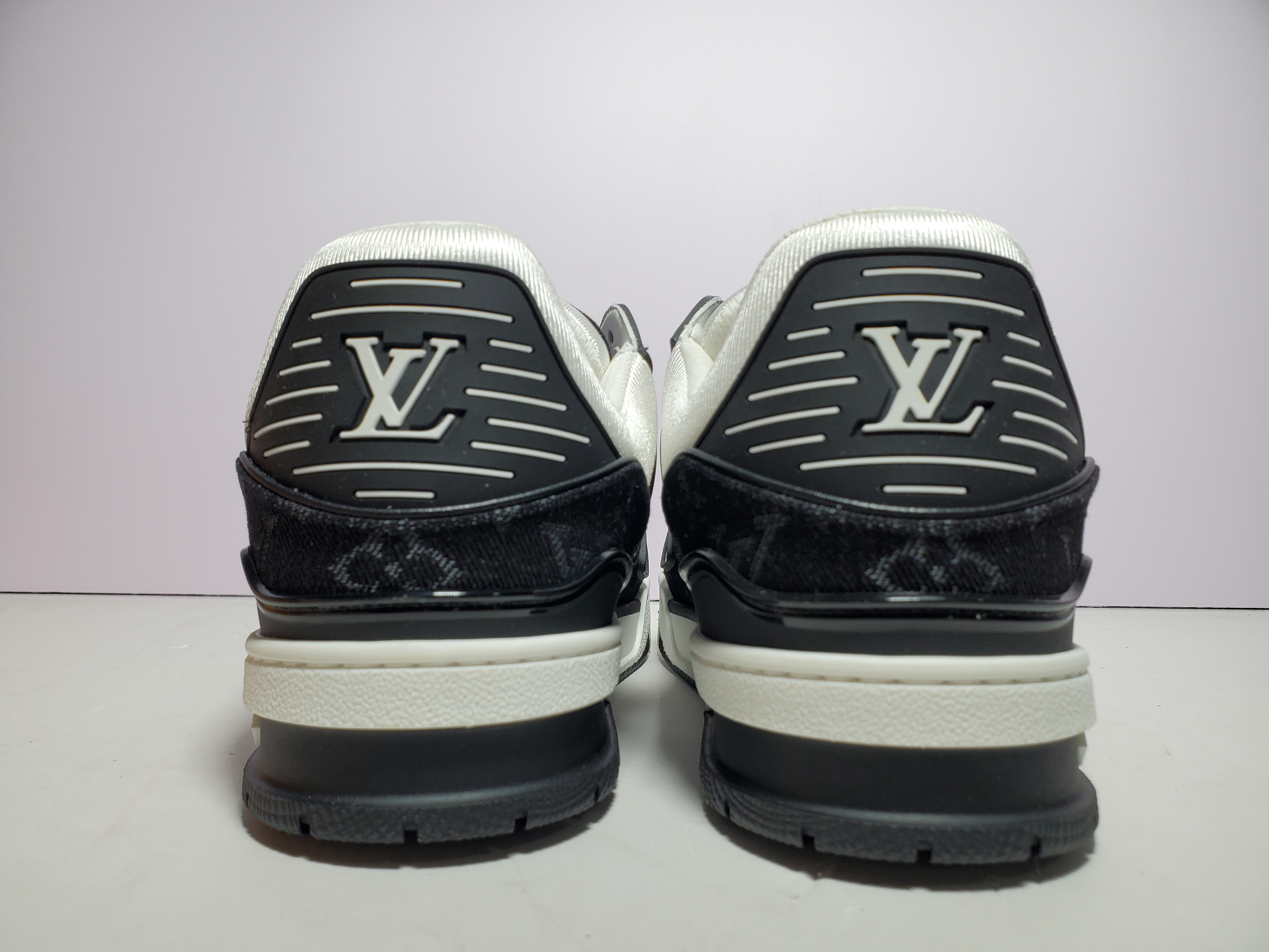 EM Sneakers Louis Vuitton Trainer Black and White Cloth Cover review 0