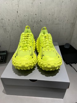 EM Sneakers Balenciaga Defender Apple Green review Kobe