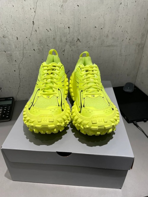 EM Sneakers Balenciaga Defender Apple Green review 
