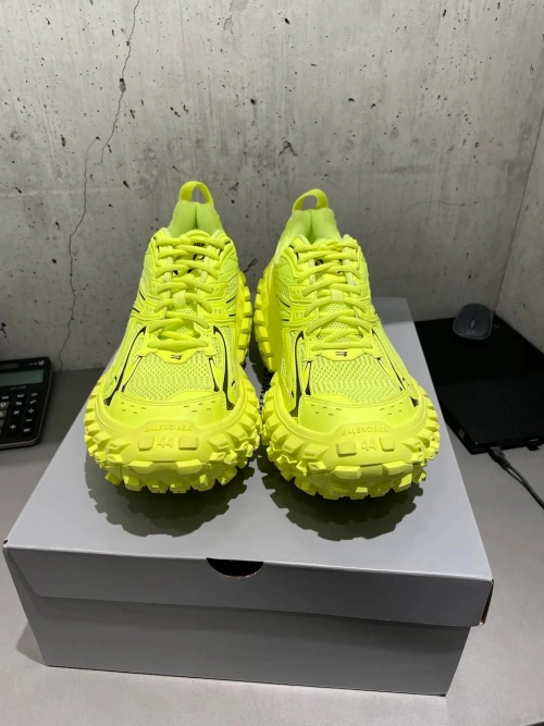 EM Sneakers Balenciaga Defender Apple Green reviewed by