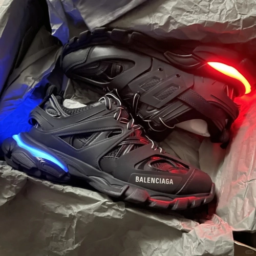 EM Sneakers Balenciaga Track LED Black and White Powder reviewed by
