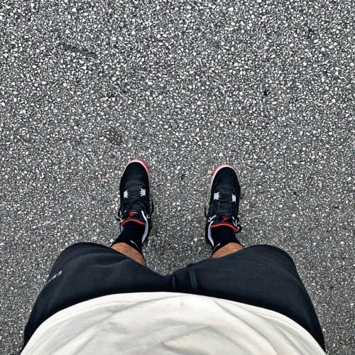 EM Sneakers Jordan 4 Retro Bred (2019) review 