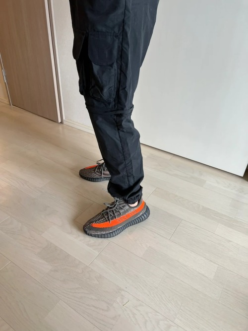 EM Sneakers Adidas Yeezy Boost 350 V2 Beluga review 