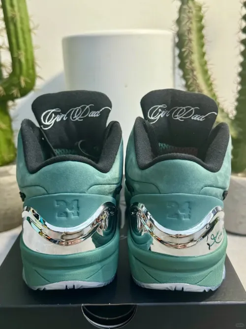 EM Sneakers Nike Kobe 4 Protro Girl Dad review 