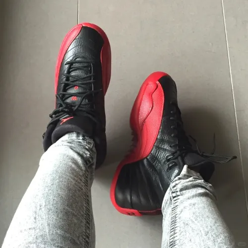 EM Sneakers Jordan 12 Retro Flu Game (2016) review 