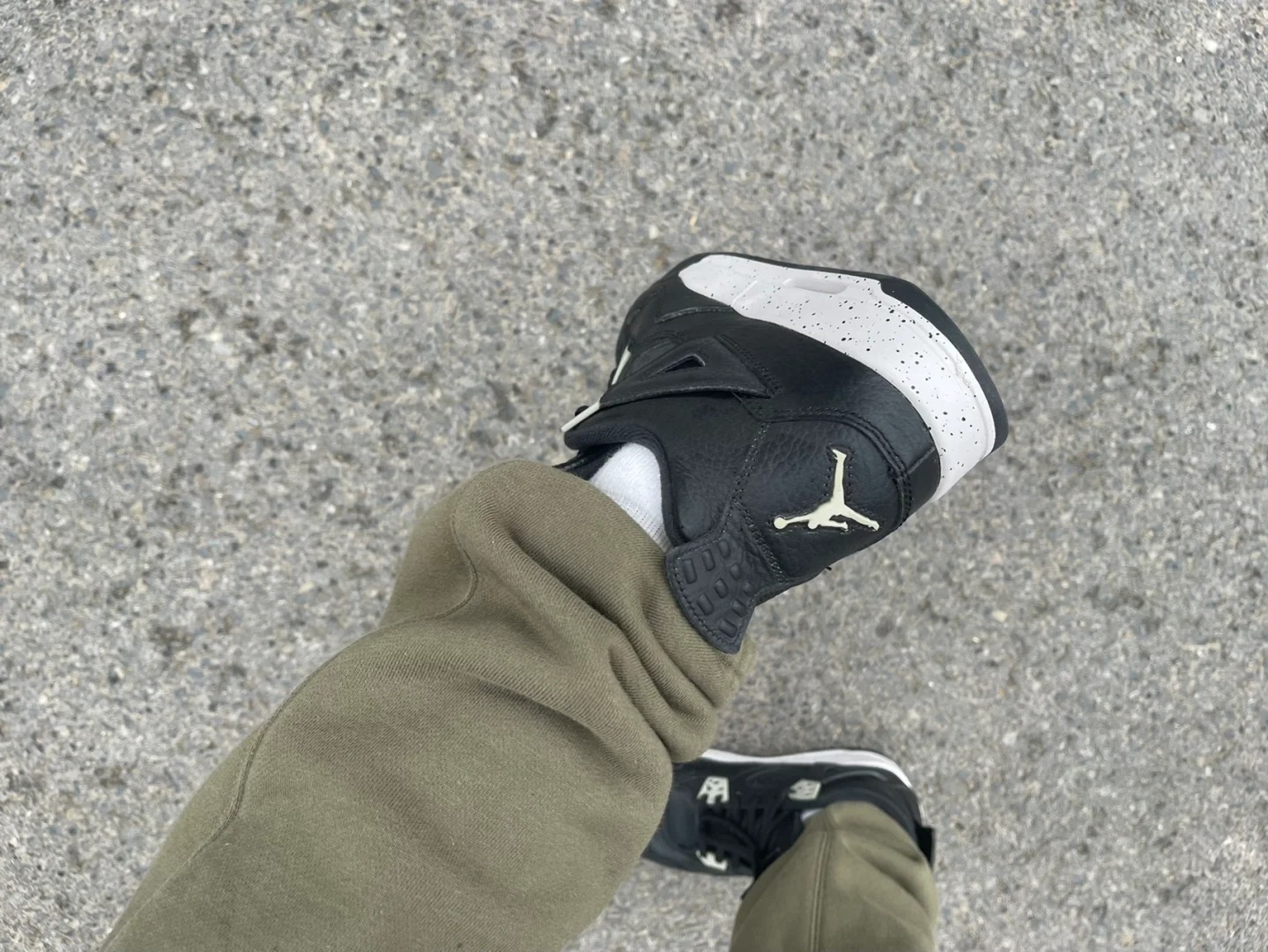 EM Sneakers Jordan 4 Retro Oreo (2015) review Warren 01