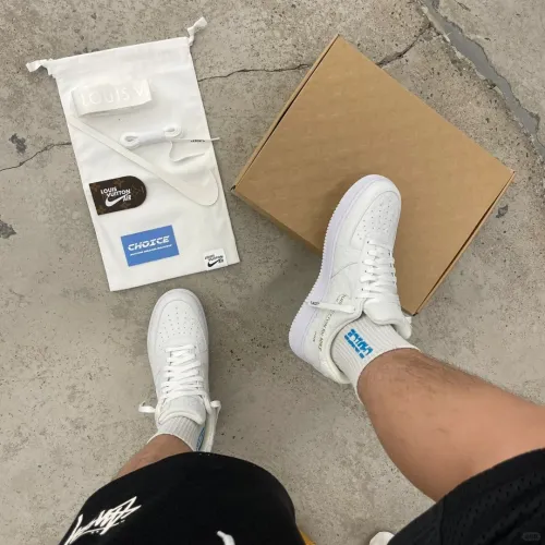 EM Sneakers Louis Vuitton x Nike Air Force 1 Triple White review 