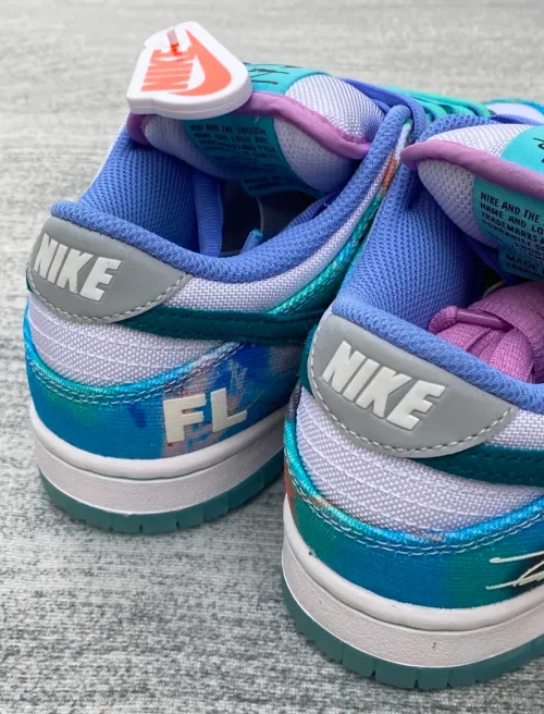 EM Sneakers Nike SB Dunk Low x The Futura Laboratories Releases review 