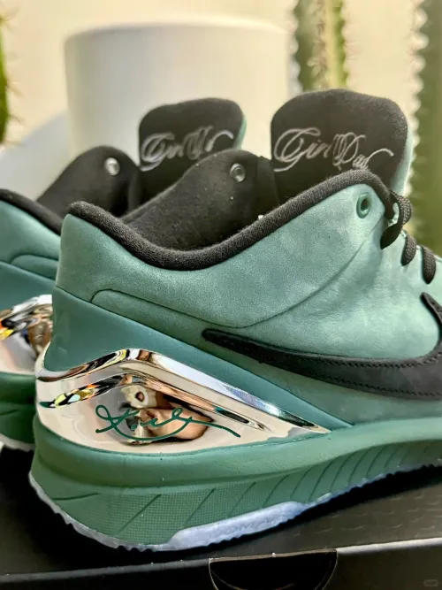 EM Sneakers Nike Kobe 4 Protro Girl Dad review 