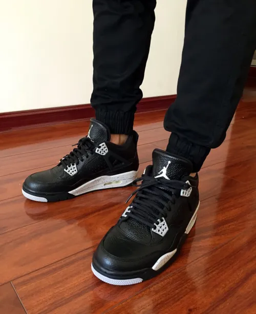 EM Sneakers Jordan 4 Retro Oreo (2015) review 