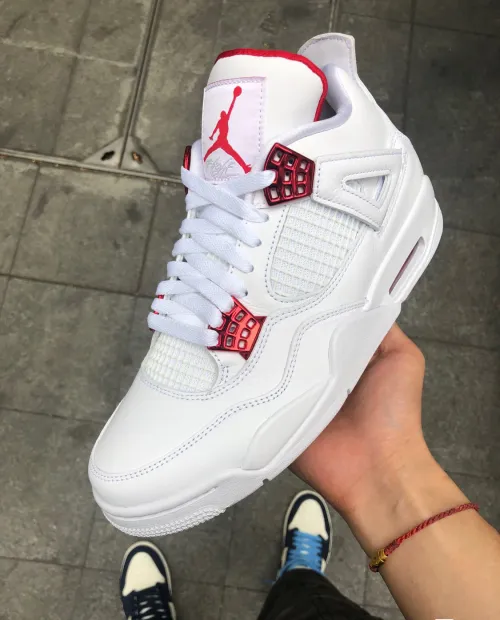 EM Sneakers Jordan 4 Retro Metallic Red review 
