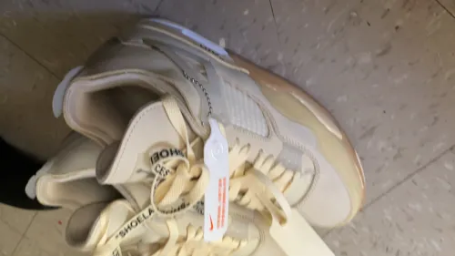 EM Sneakers Jordan 4 Retro Off-White Sail review 