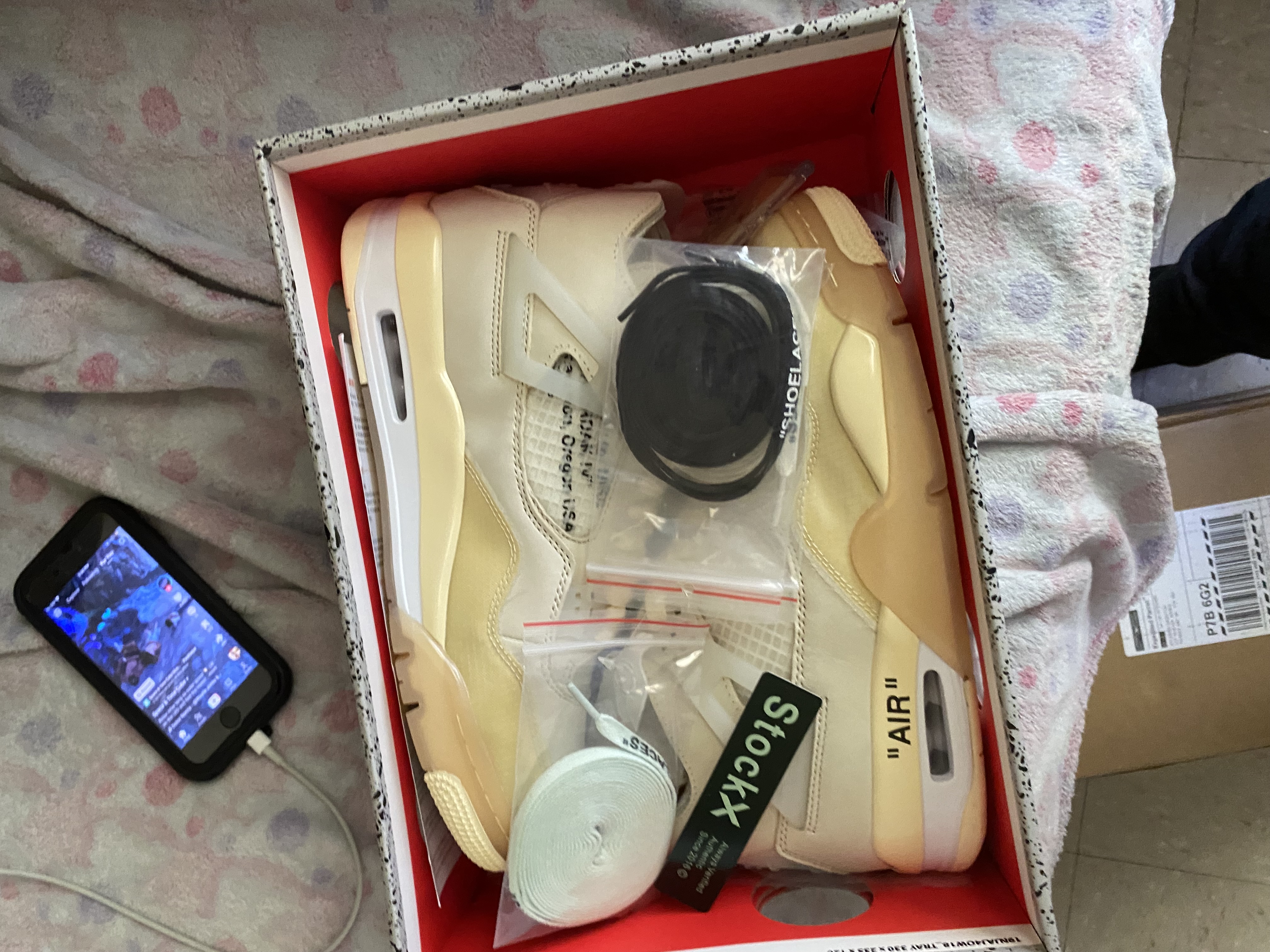 EM Sneakers Jordan 4 Retro × Off-White Sail review 2