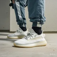 EM Sneakers Adidas Yeezy Boost 350 V2 Bone review 0