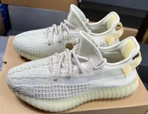 EM Sneakers Adidas Yeezy Boost 350 V2 Light UV Sensitive review 